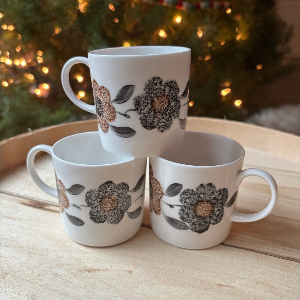 3 SUSIE COOPER Garland DEMITASSE COFFEE CUPS ESPRESSO ENGLAND FINE BONE China